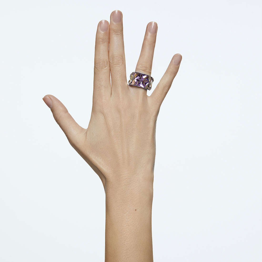 Swarovski anelli Curiosa donna 5599928 indosso