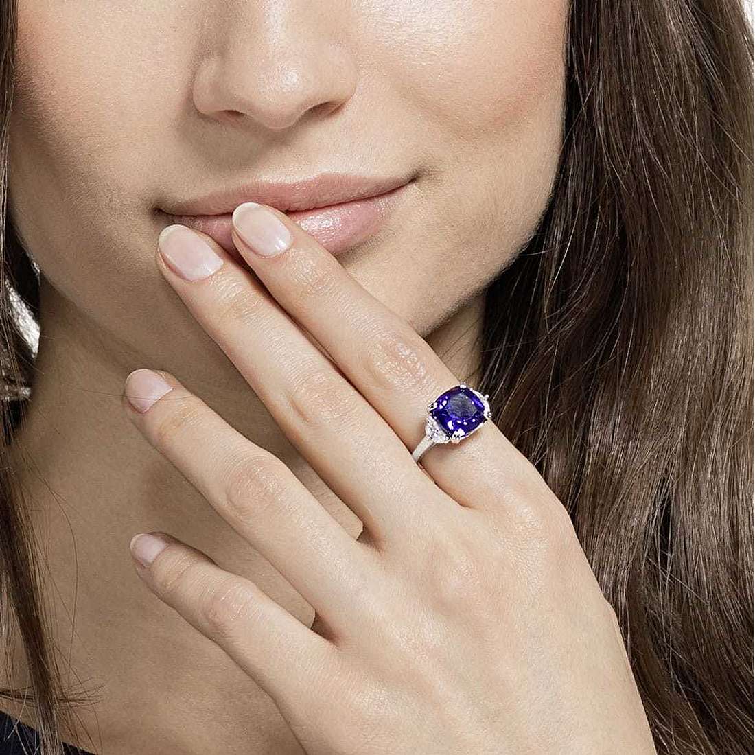 Swarovski anelli Attract donna 5512566 indosso