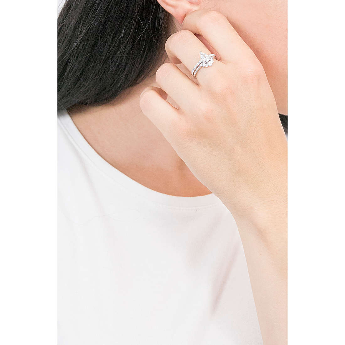 Swarovski anelli Attract donna 5572660 indosso