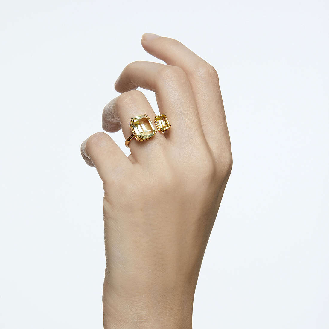 Swarovski anelli Millenia donna 5609002 indosso