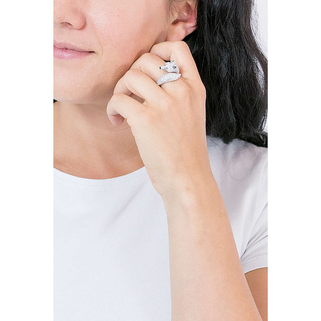 Swarovski anelli Polar donna 5515095 indosso
