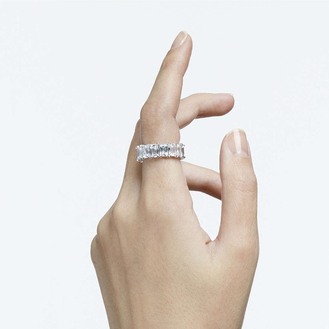 Swarovski anelli Vittore donna 5572695 indosso