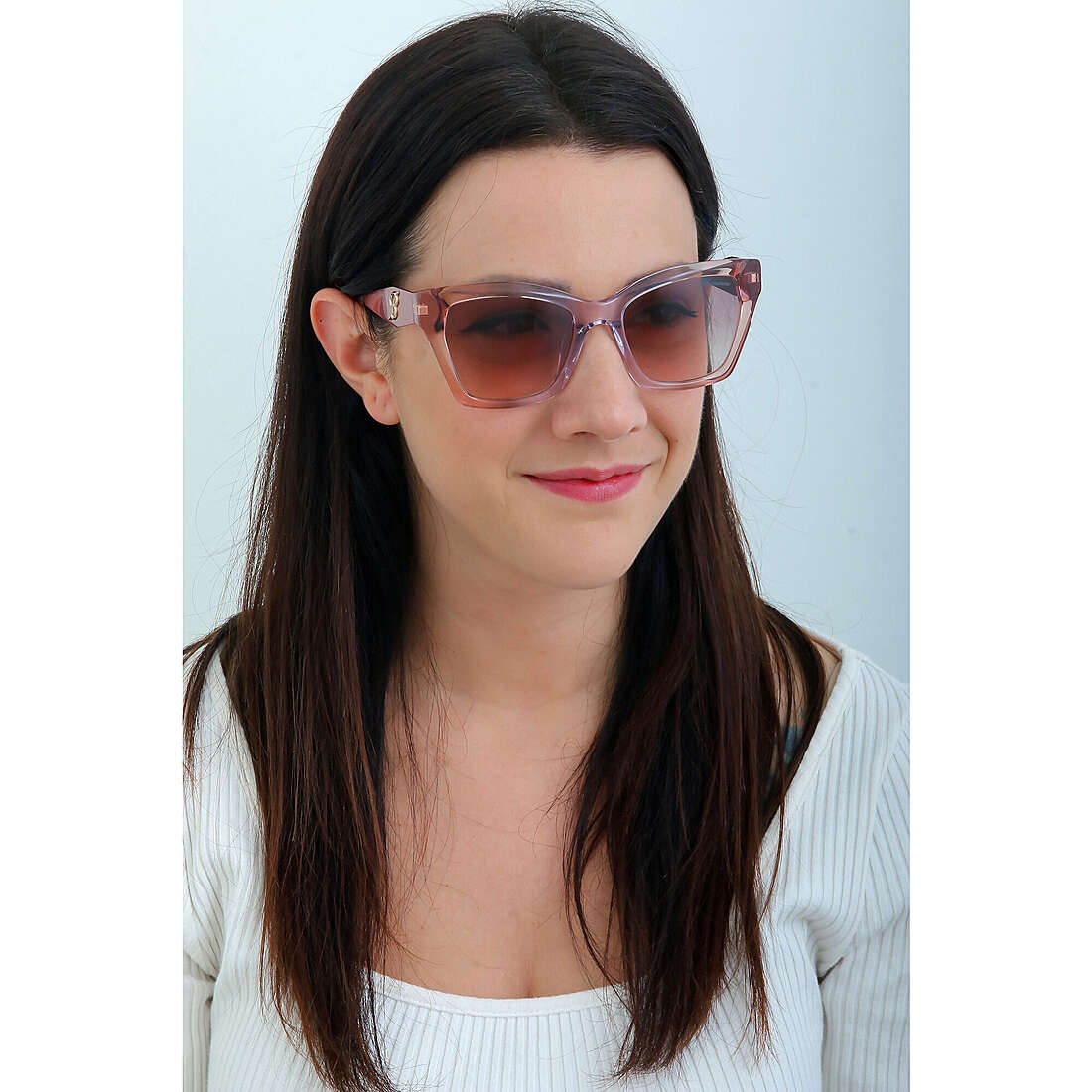 Blumarine occhiali da sole donna SBM829U61Y indosso
