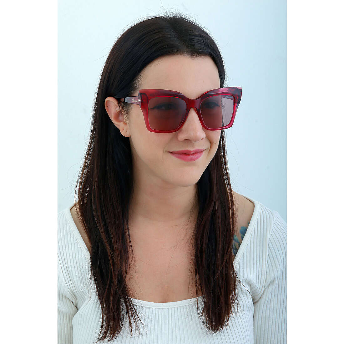 Blumarine occhiali da sole donna SBM832S5401BV indosso