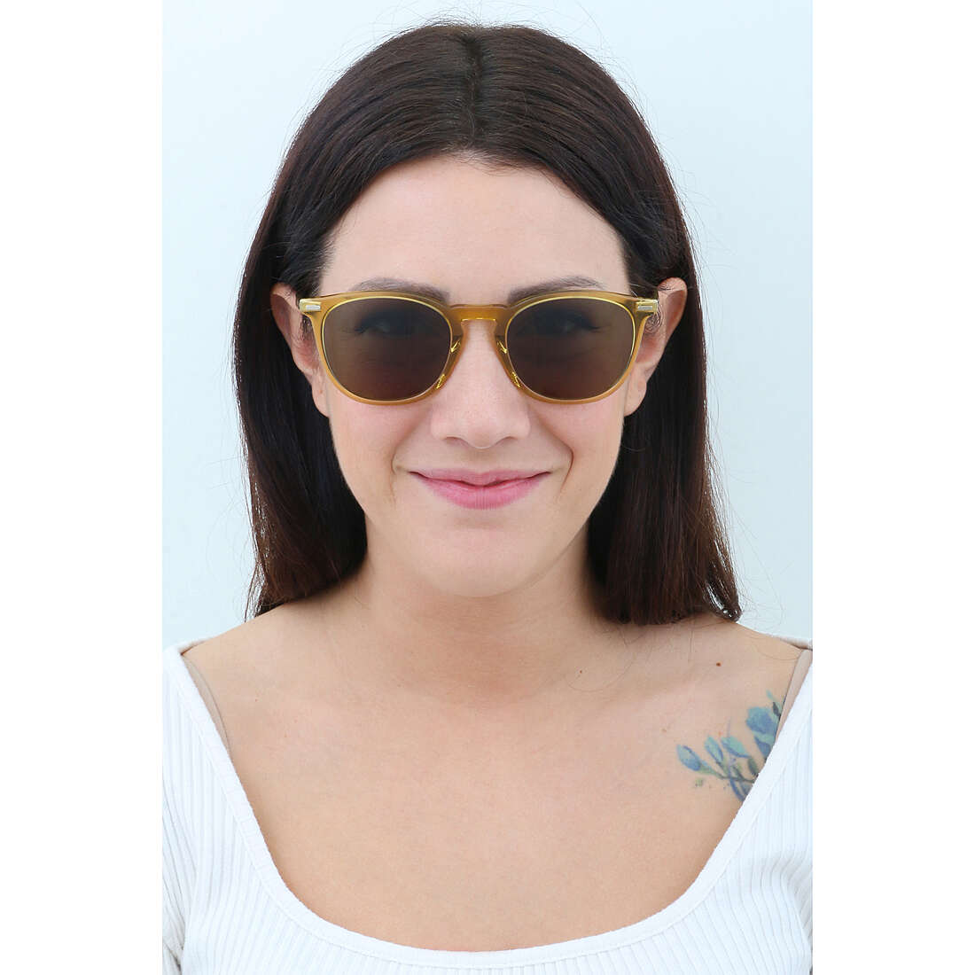 Calvin Klein occhiali da sole unisex CK22533S5221729 indosso