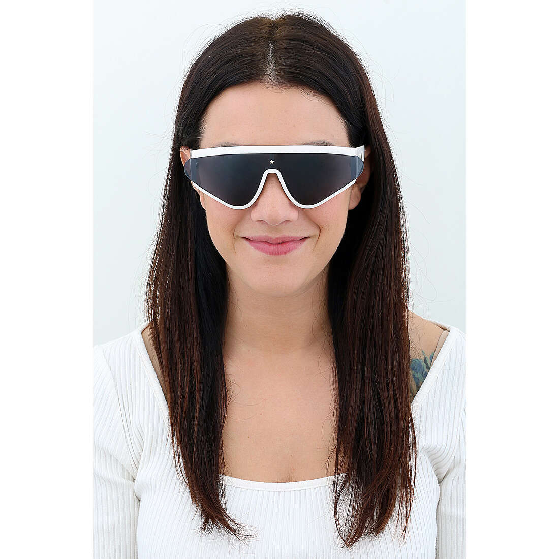 Chiara Ferragni occhiali da sole Stretch eye donna 205989VK699IR indosso