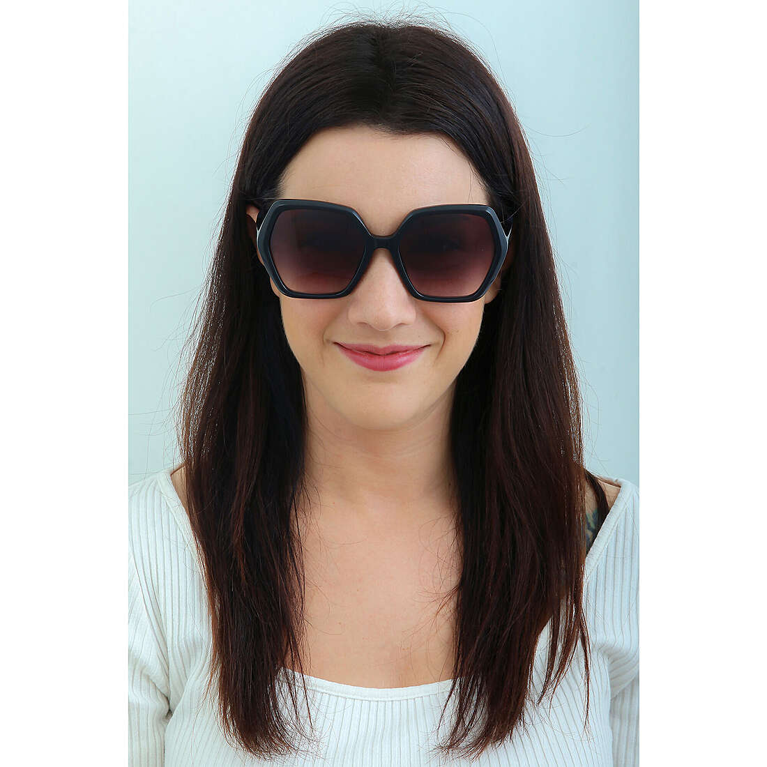 Nina Ricci occhiali da sole donna SNR35606A5 indosso