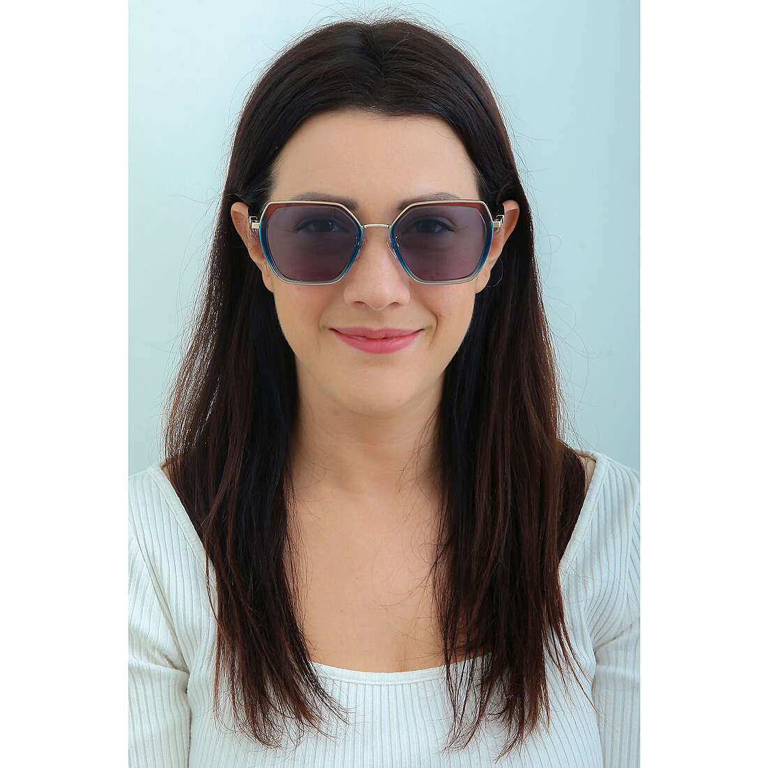 Nina Ricci occhiali da sole donna SNR35906LH indosso