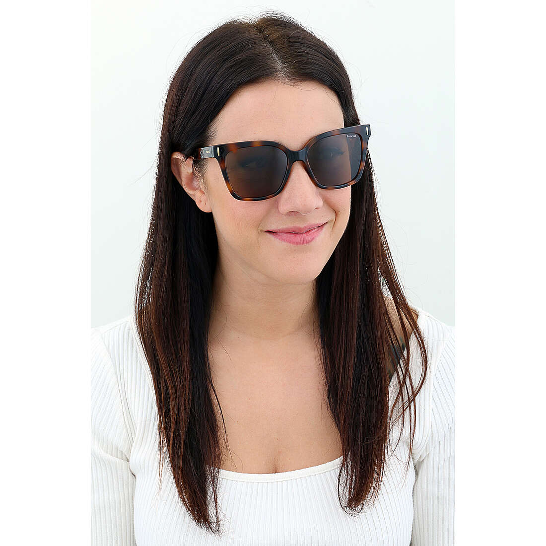 Polaroid occhiali da sole Cool donna 20568908654SP indosso