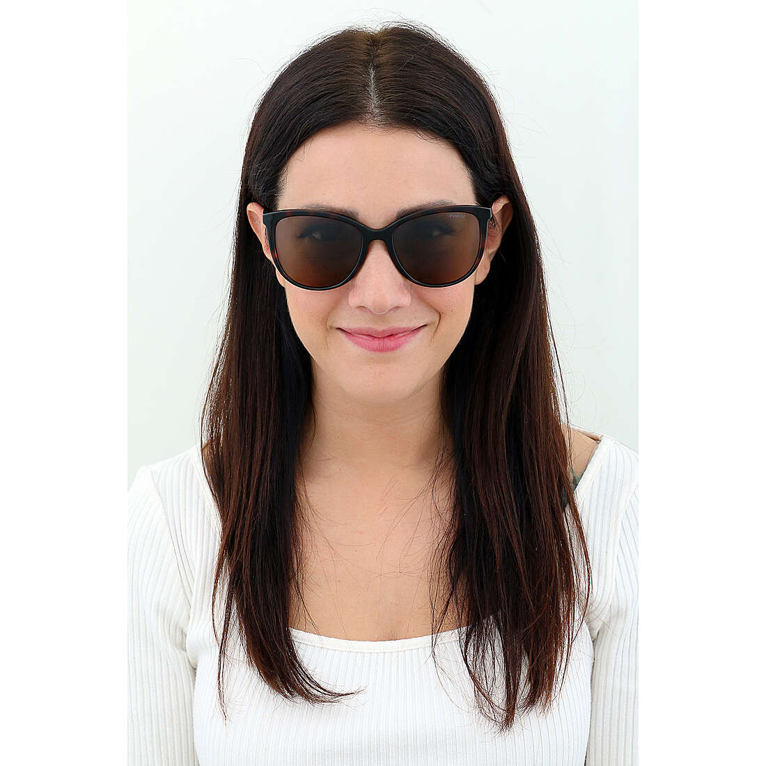 Polaroid occhiali da sole Essential donna 20569908655SP indosso