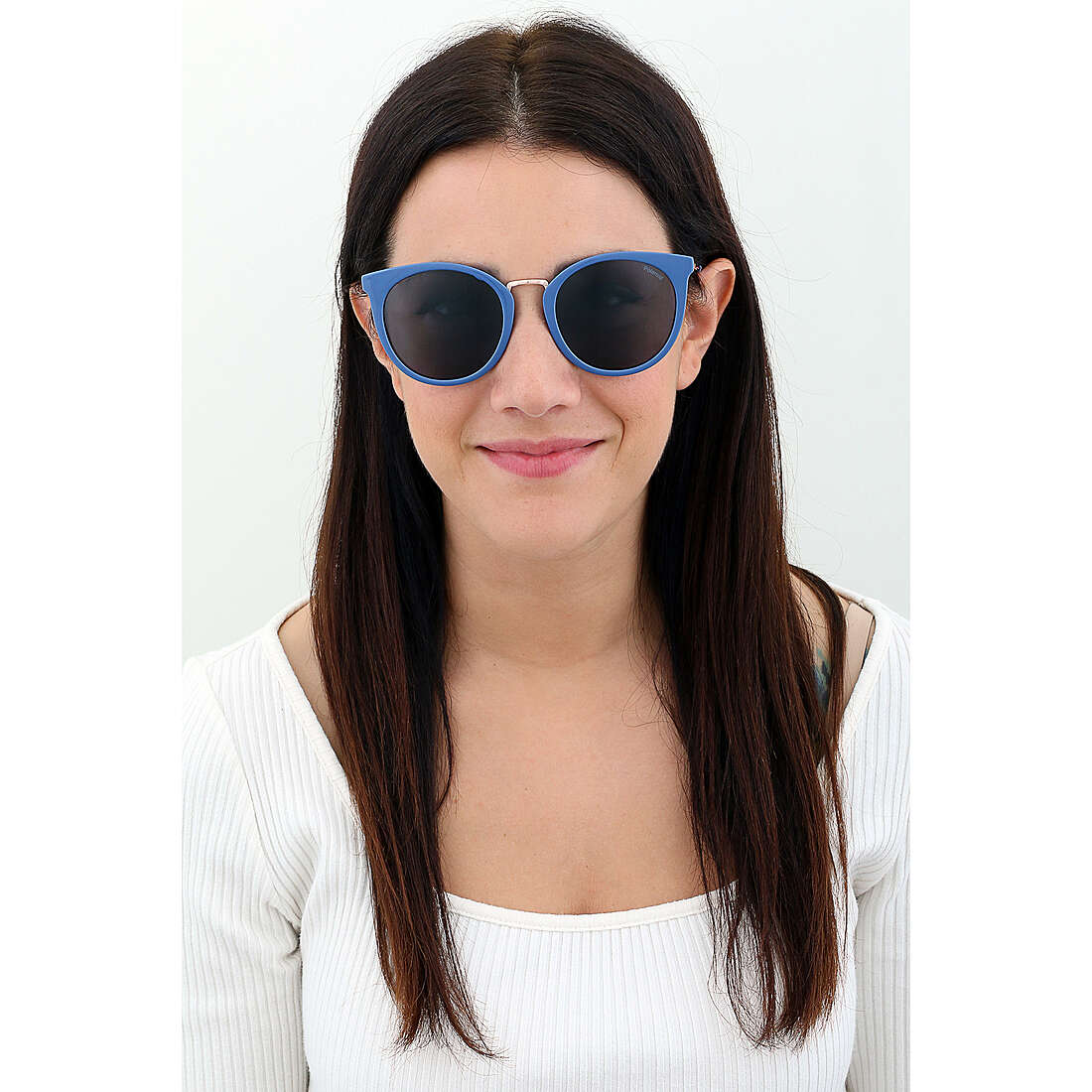 Polaroid occhiali da sole Essential donna 205702MVU53M9 indosso