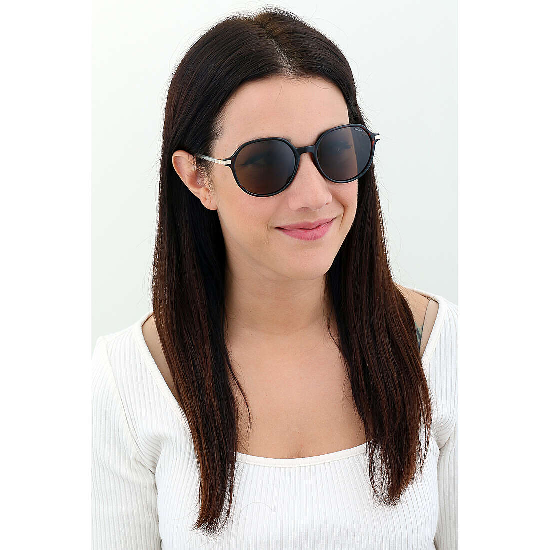 Polaroid occhiali da sole Essential donna 20571408655SP indosso