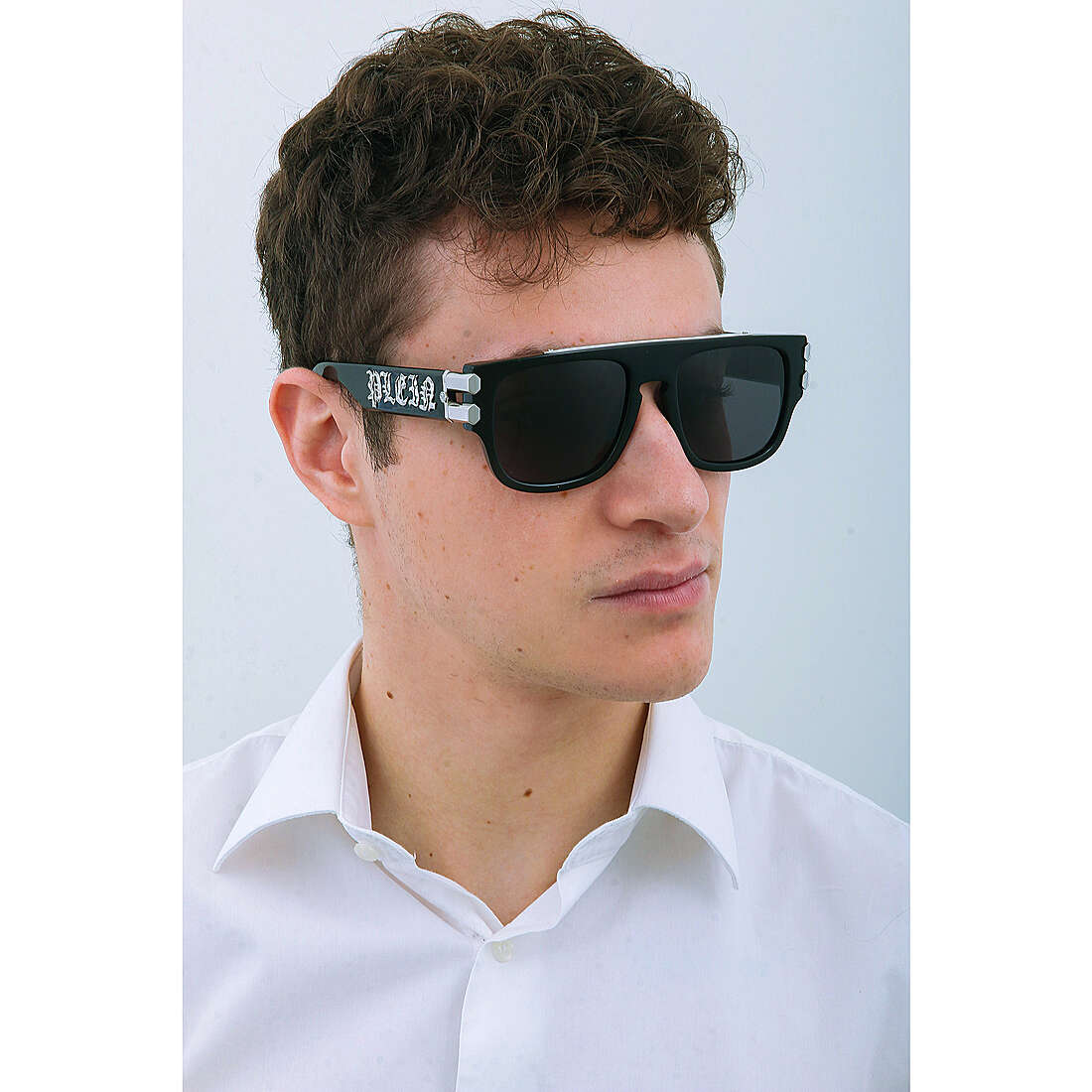 Philipp Plein occhiali da sole uomo SPP011X0700 indosso
