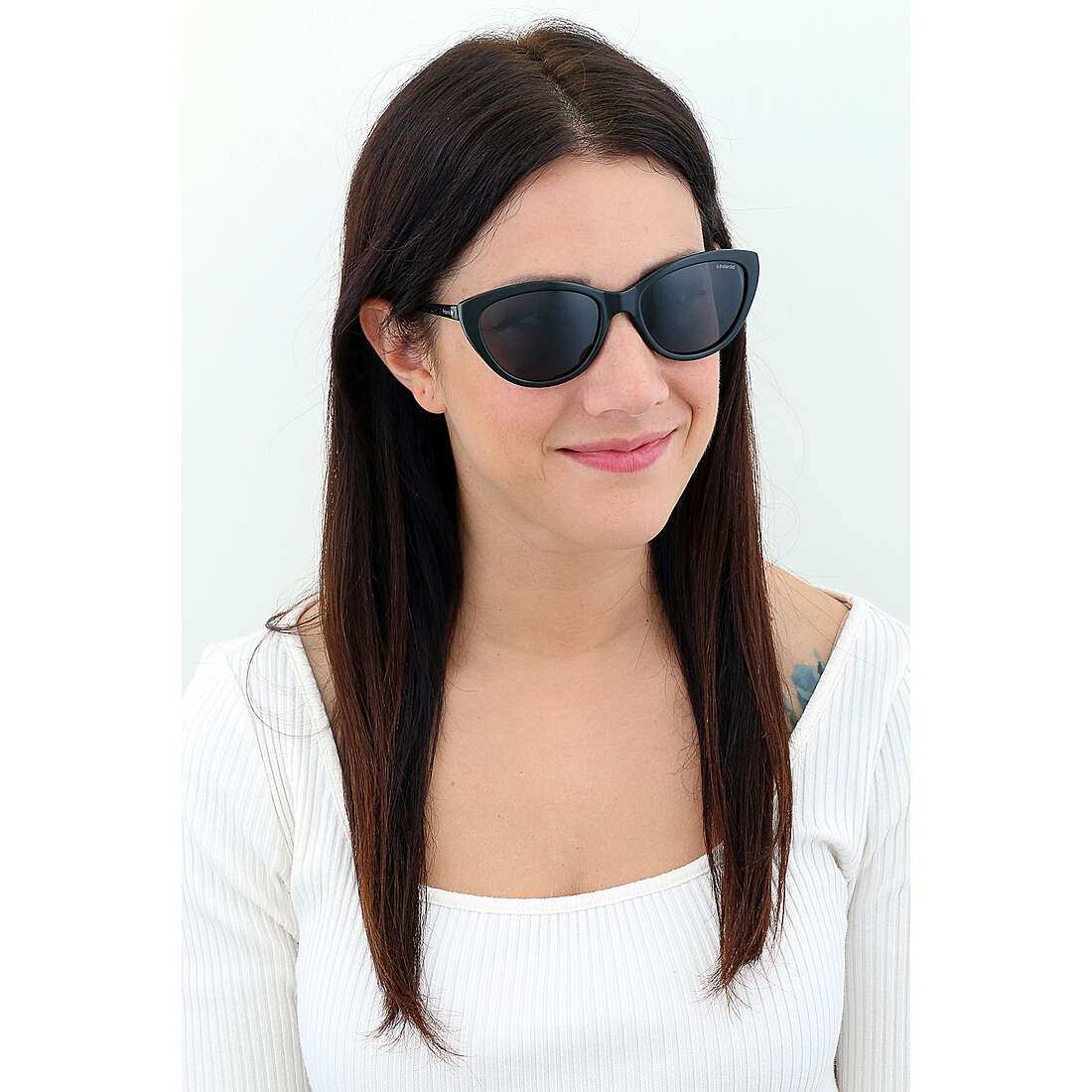 Polaroid occhiali da sole Essential donna 20244880755M9 indosso