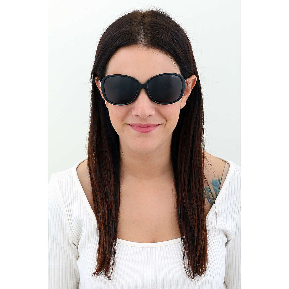 Polaroid occhiali da sole Essential donna 20342380758M9 indosso