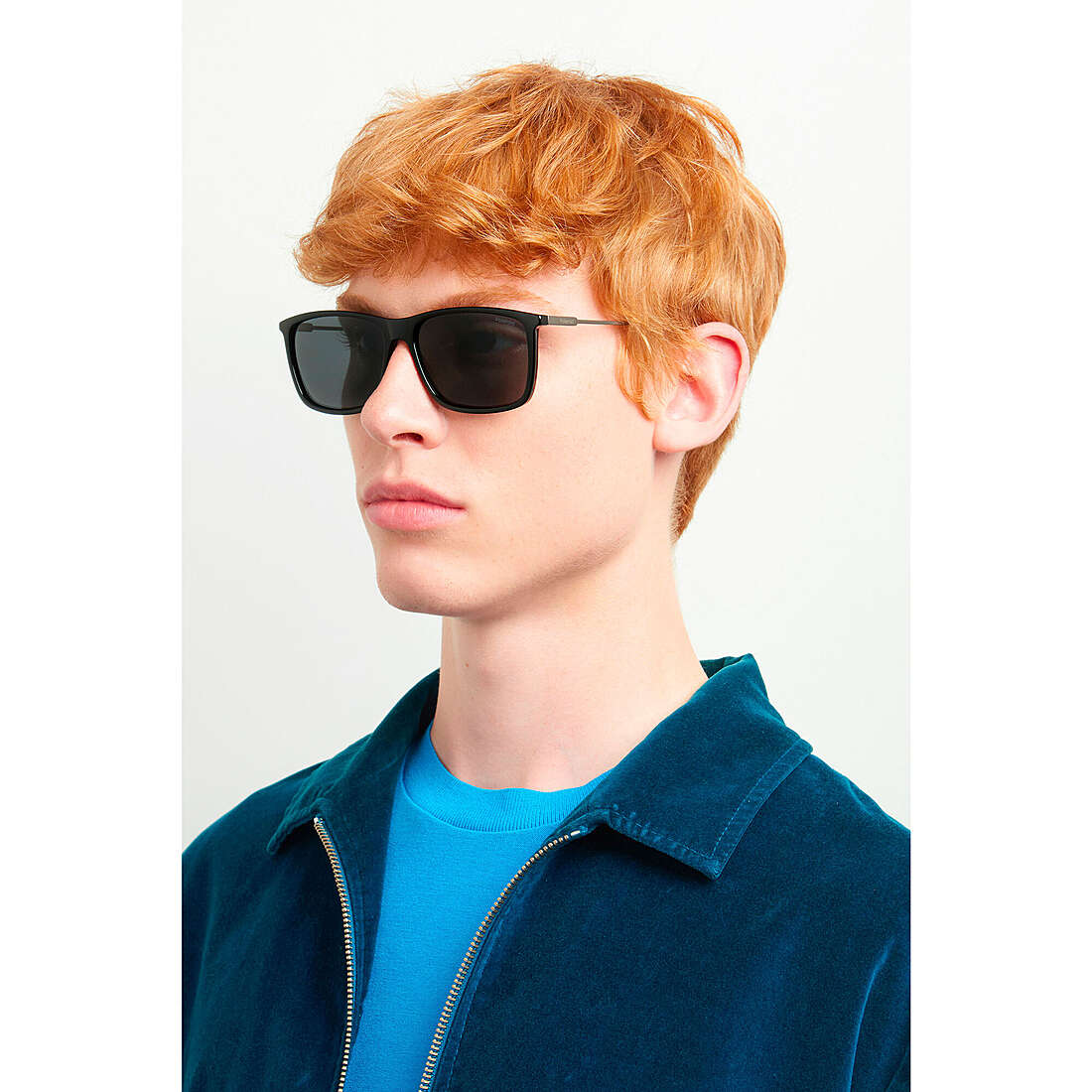 Polaroid occhiali da sole Essential uomo 20533280759M9 indosso