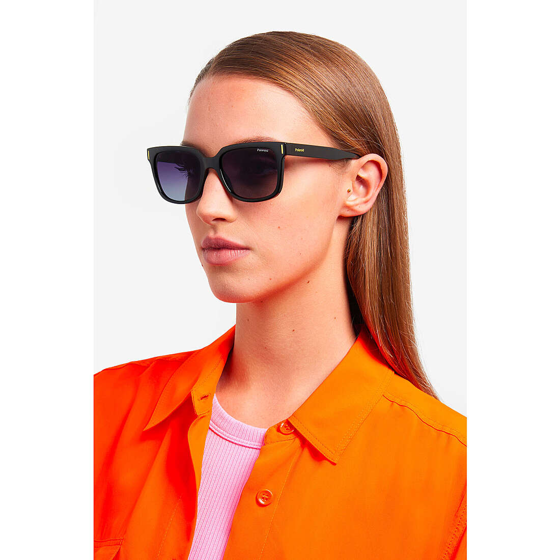 Polaroid occhiali da sole Cool unisex 20568880754WJ indosso