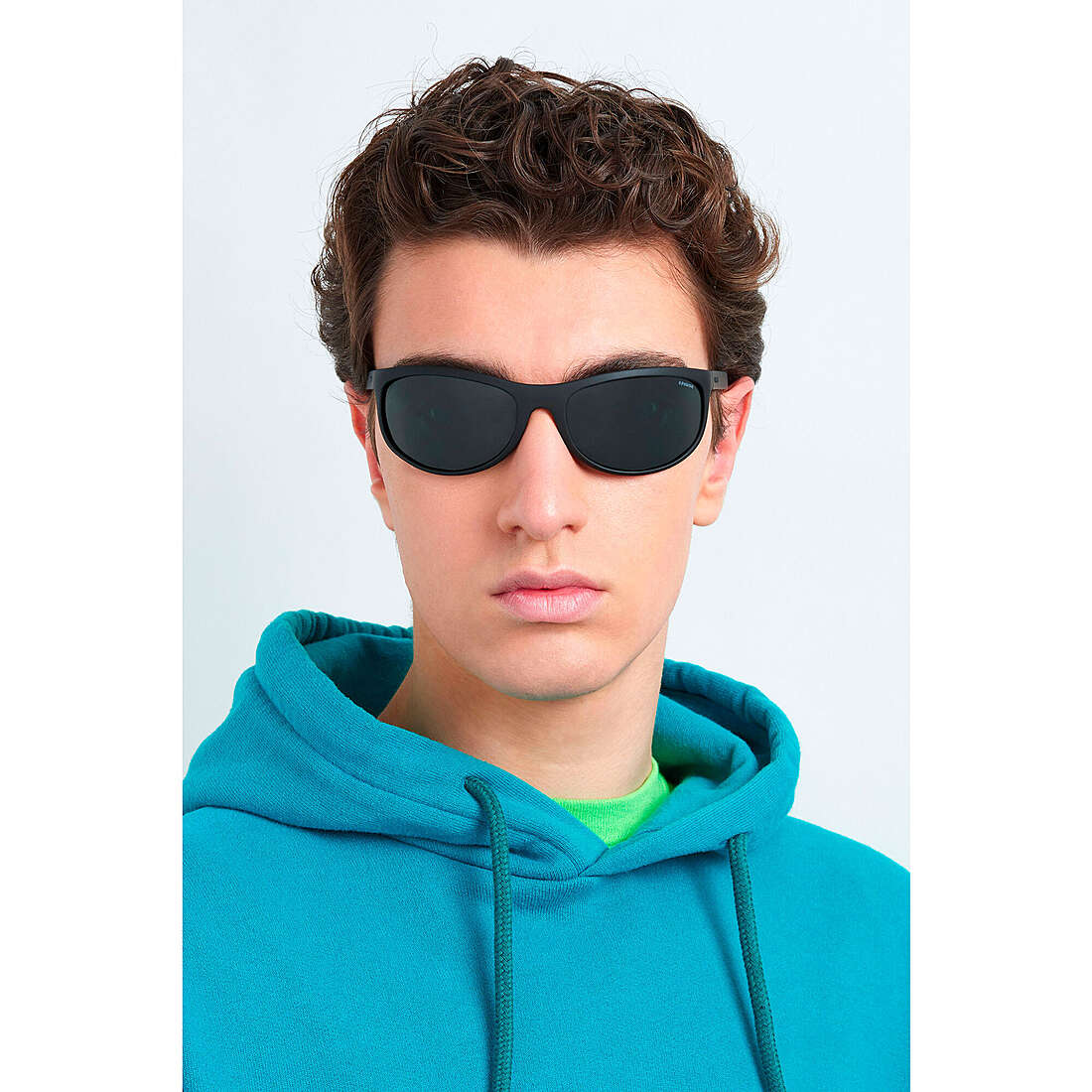 Polaroid occhiali da sole Sport unisex 2175129CA63RC indosso