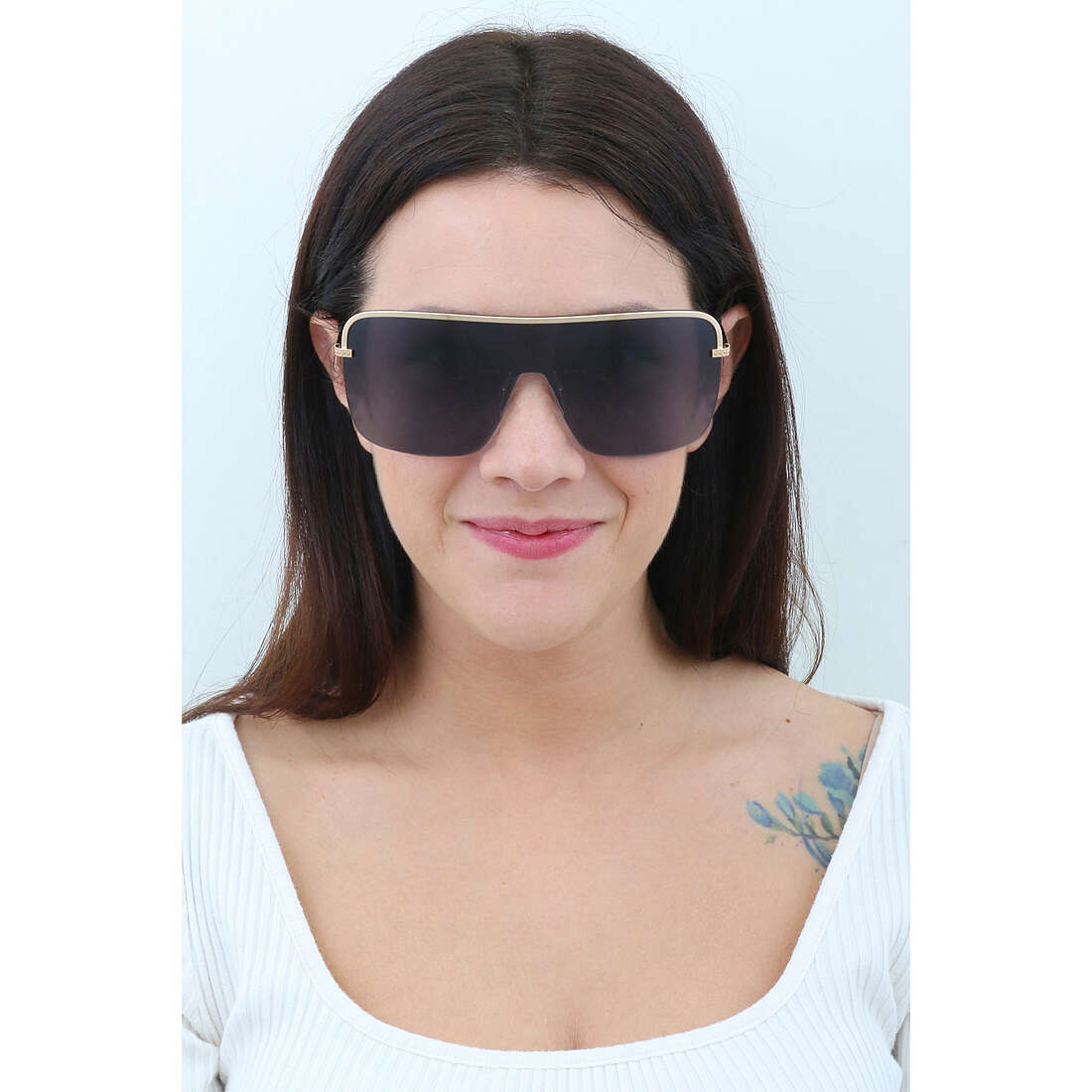 adidas Originals occhiali da sole unisex OR00965430U indosso