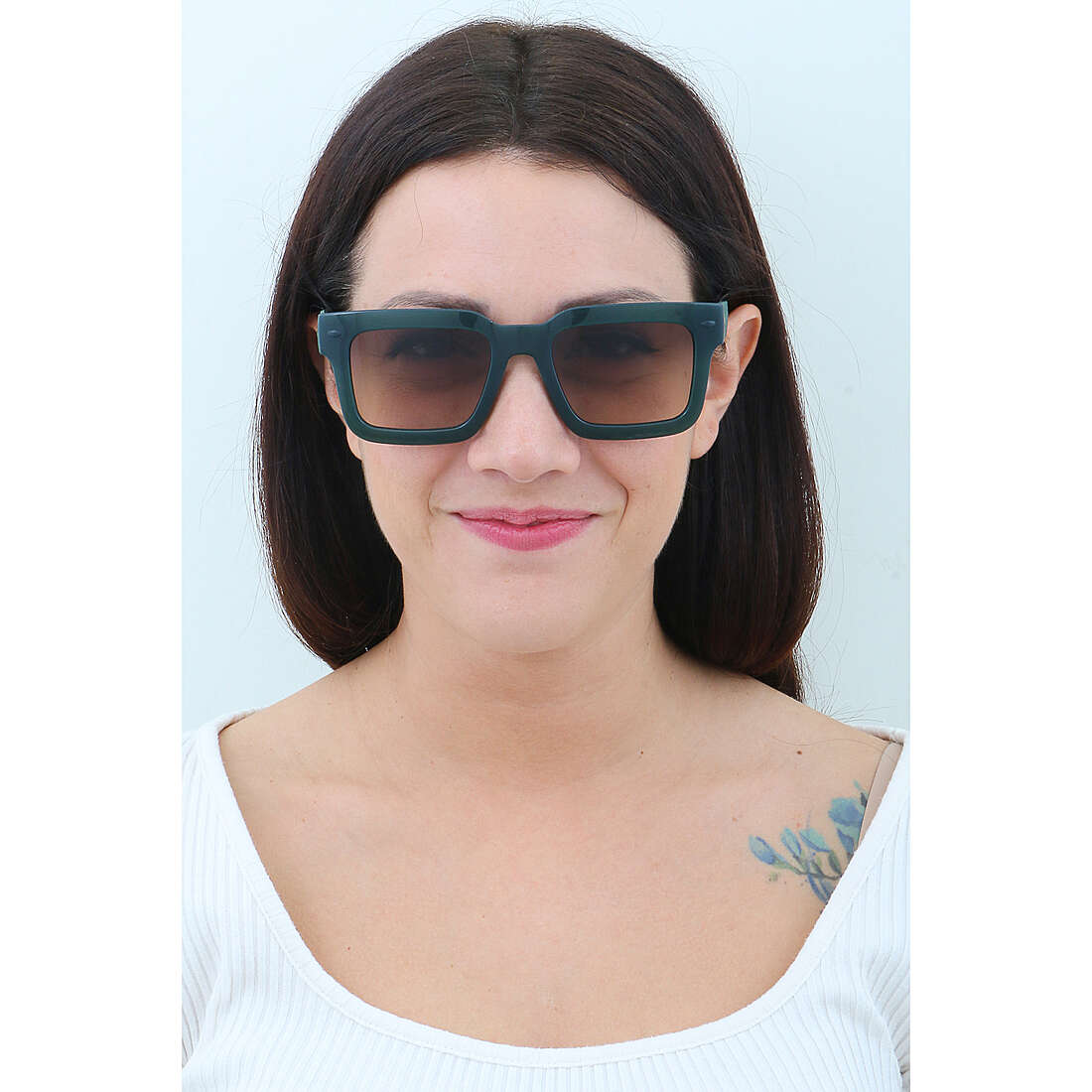 Havaianas occhiali da sole Vicente unisex 2057551ED52HA indosso