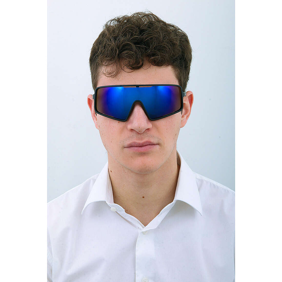 Polaroid occhiali da sole Sport uomo 205343FLL995X indosso