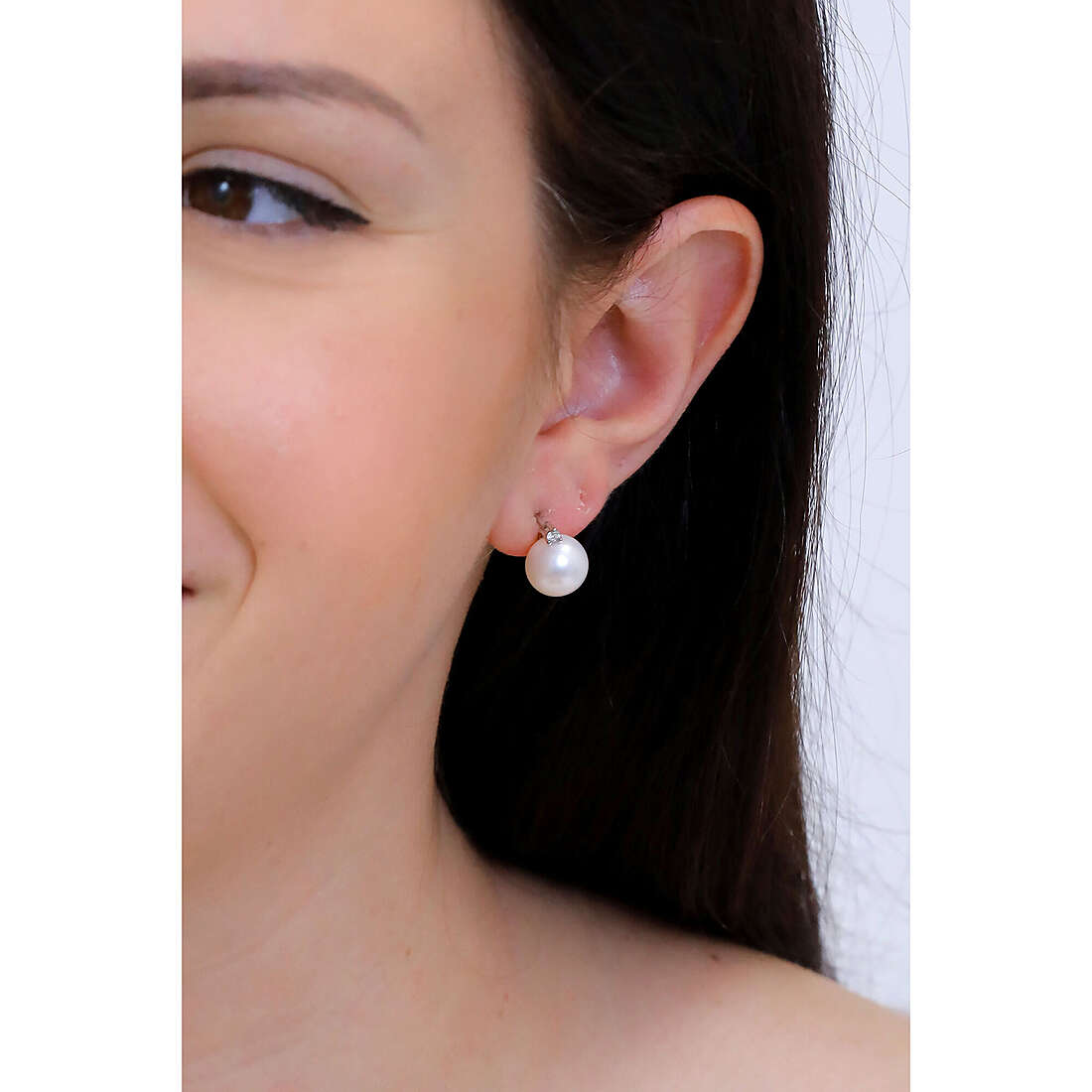 Comete orecchini Perle donna ORP 710 indosso