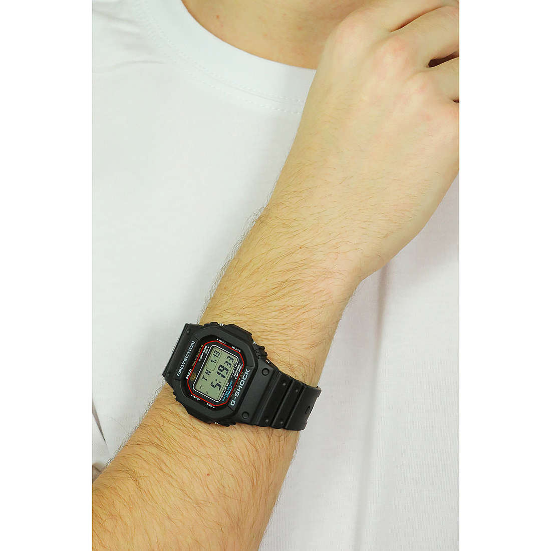 G-Shock digitali 5600-FACE uomo GW-M5610U-1ER indosso