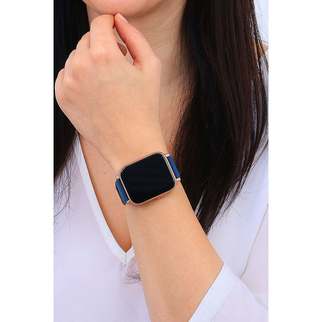 Breil Smartwatches SBT-1 donna EW0603 indosso