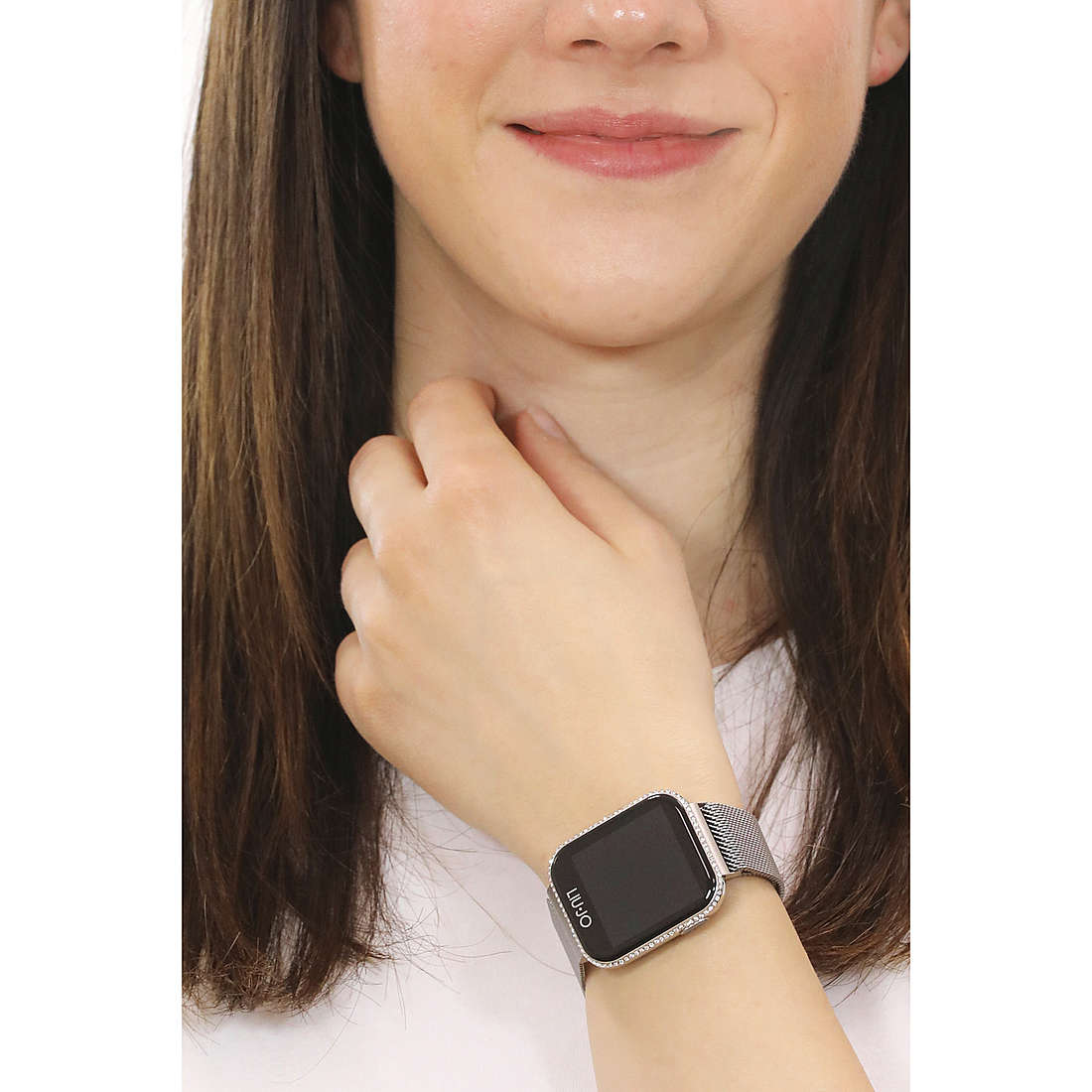 Liujo Smartwatches Luxury donna SWLJ010 indosso