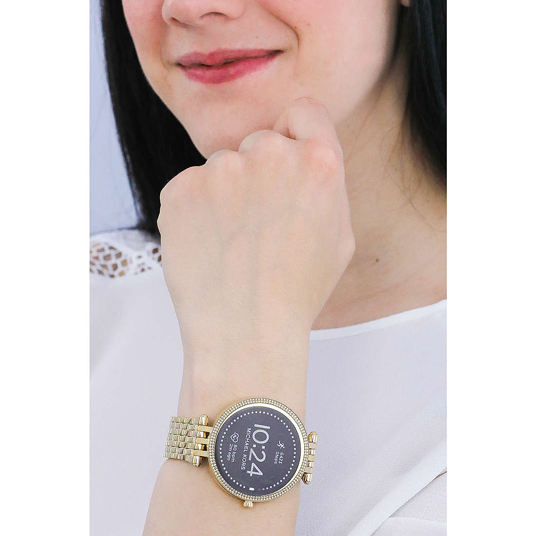 Michael Kors Smartwatches Darci donna MKT5127 indosso