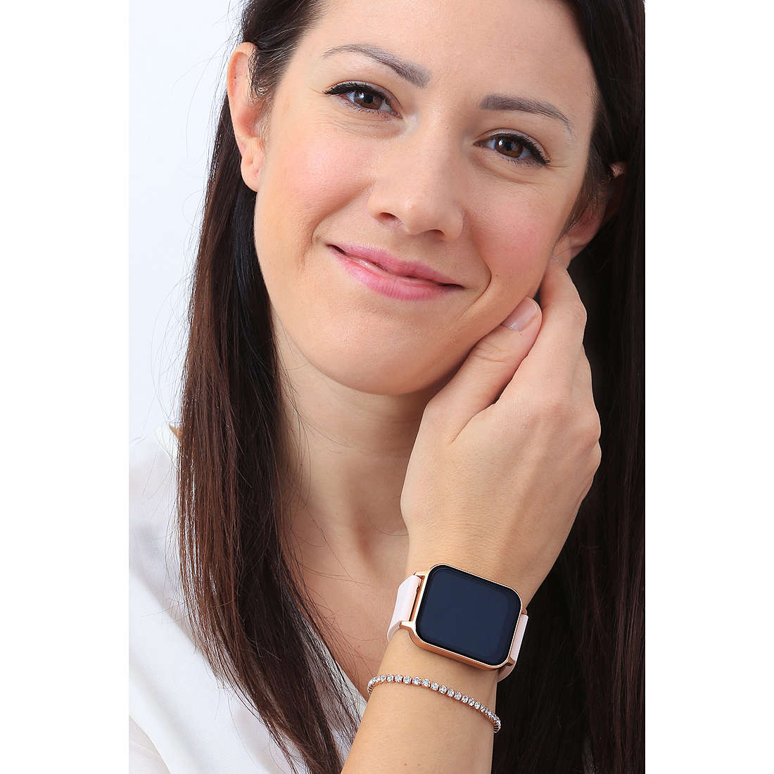 Morellato Smartwatches M-03 donna R0151170504 indosso