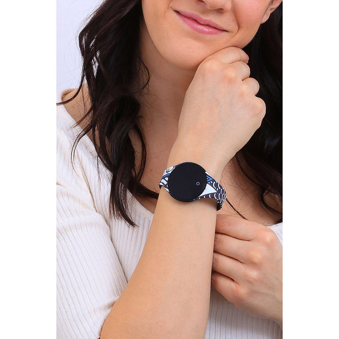 Techmade Smartwatches Freetime donna TM-FREETIME-SEA3 indosso