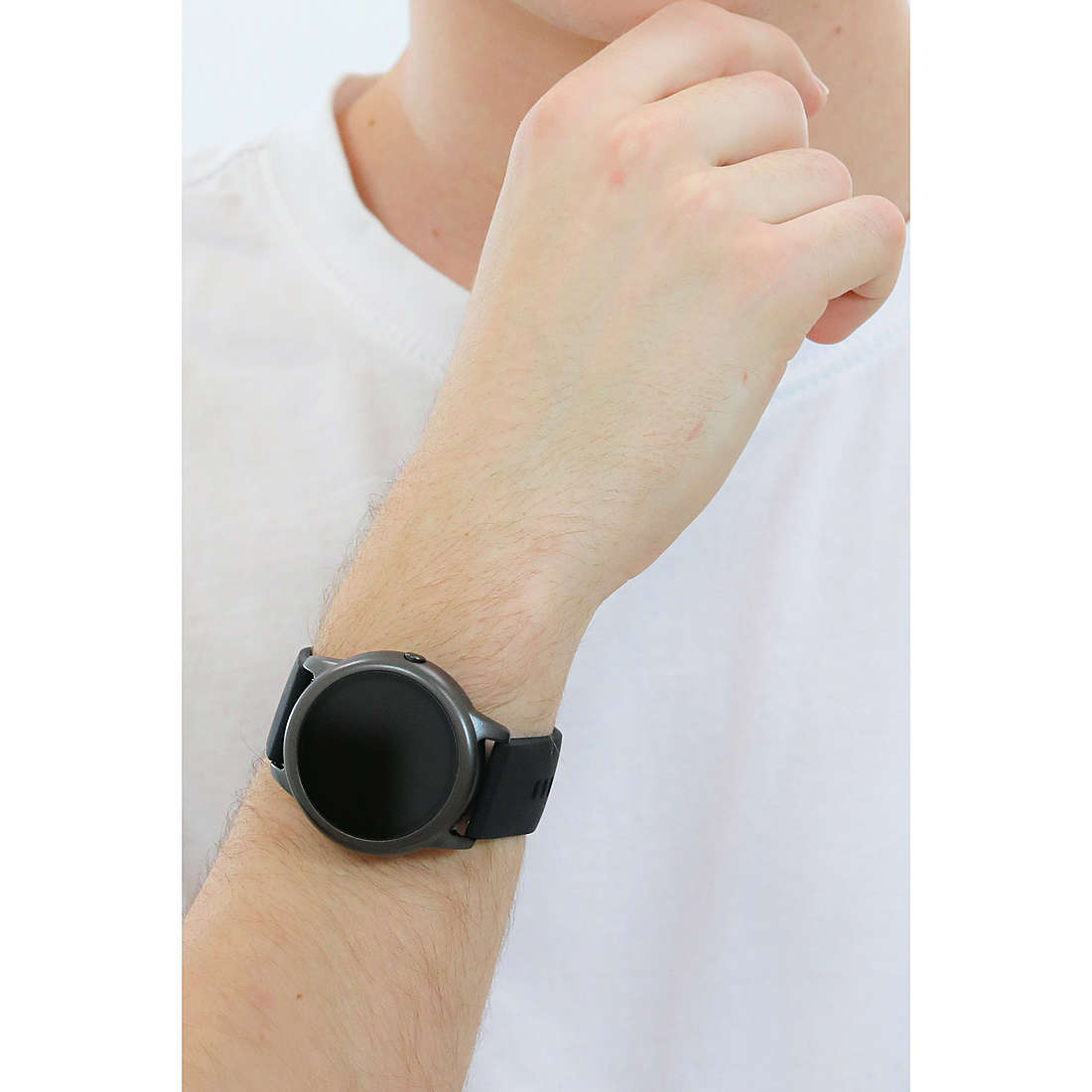 David Lian Smartwatches Dubai uomo DL118 indosso