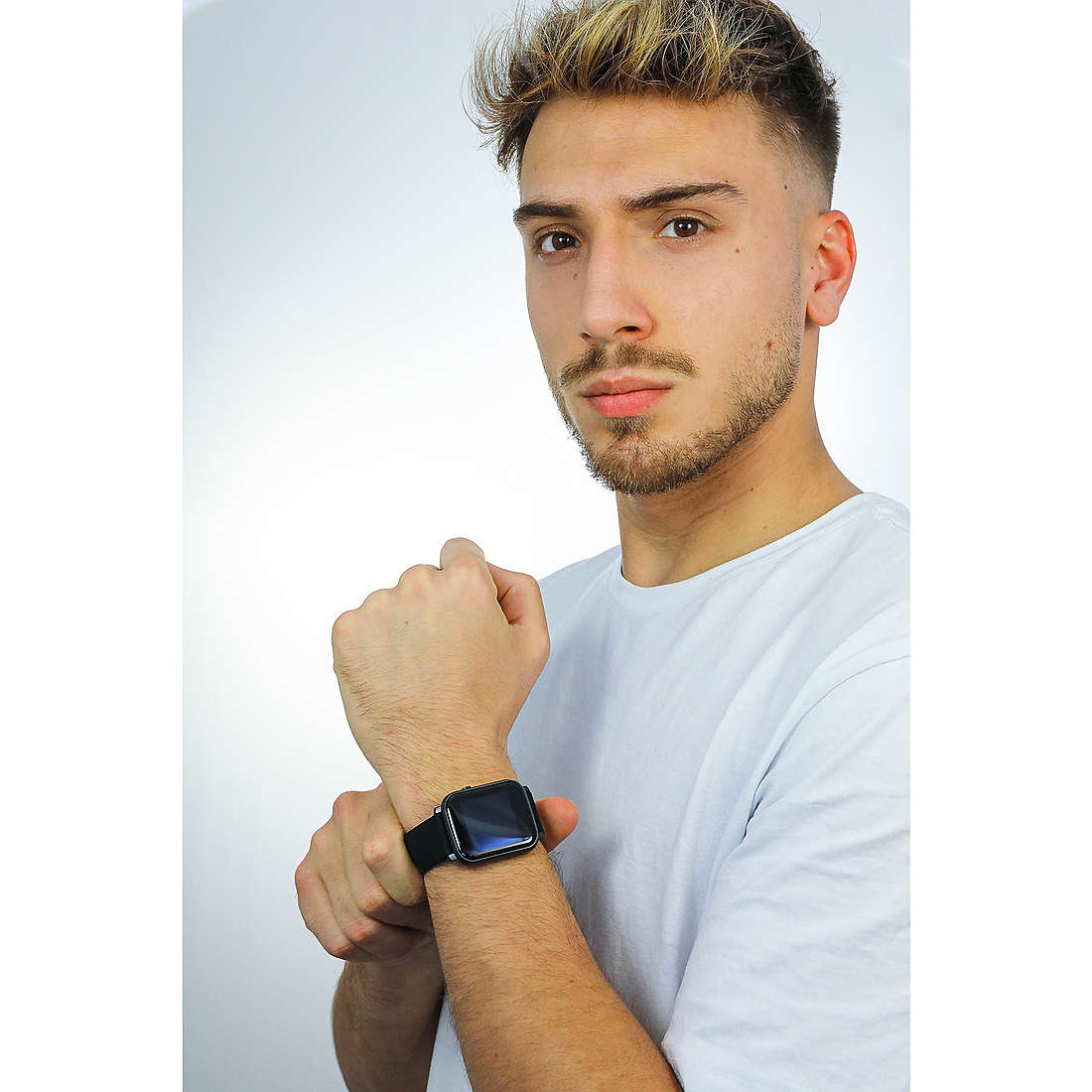 David Lian Smartwatches Milano uomo DL101 indosso
