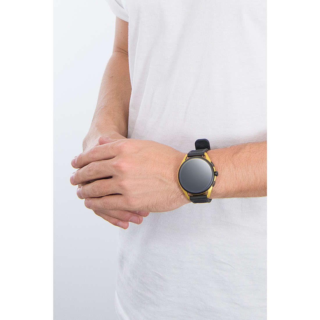 Emporio Armani Smartwatches uomo ART5022 indosso