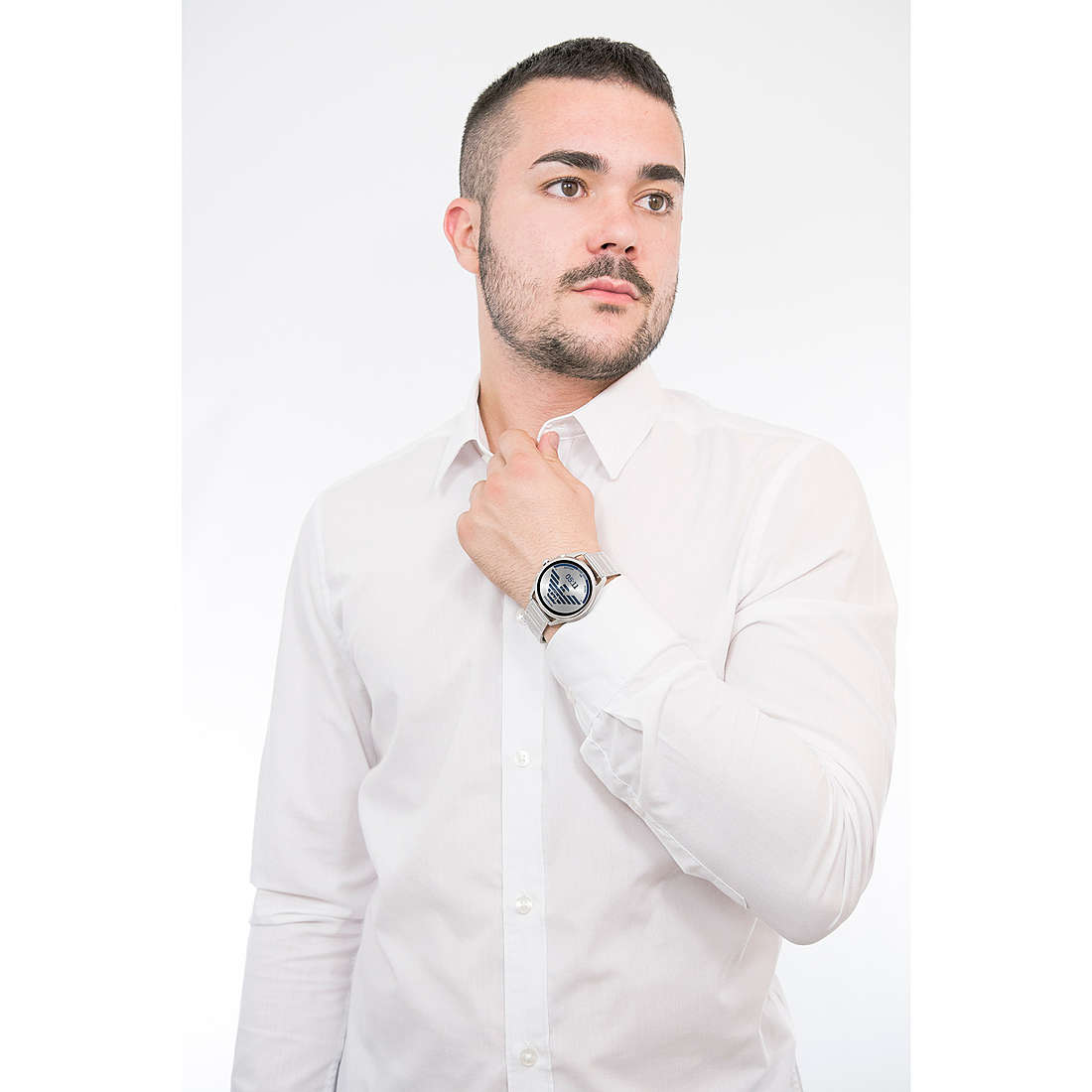 Emporio Armani Smartwatches uomo ART5026 indosso
