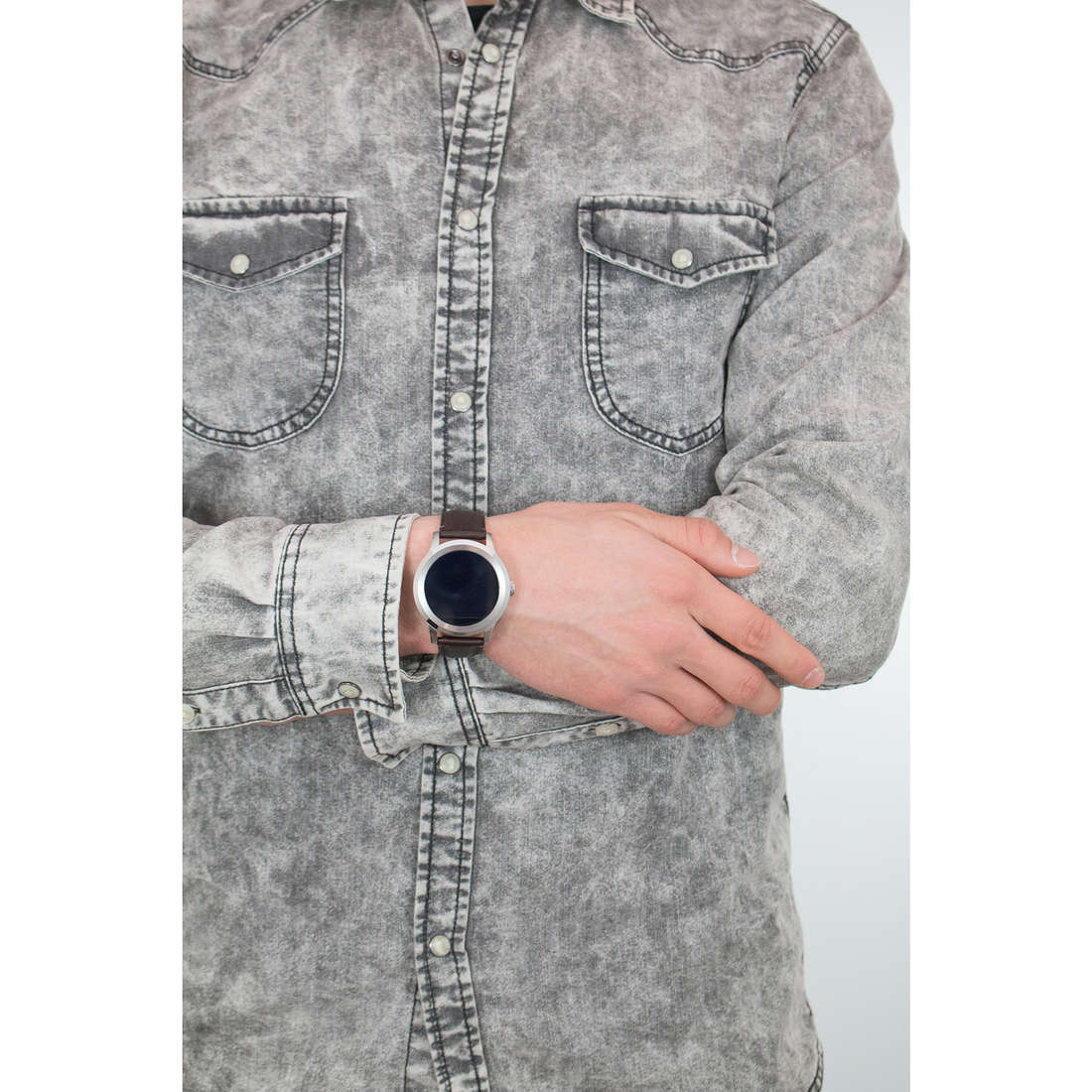 Fossil Smartwatches Q Founder uomo FTW2119 indosso