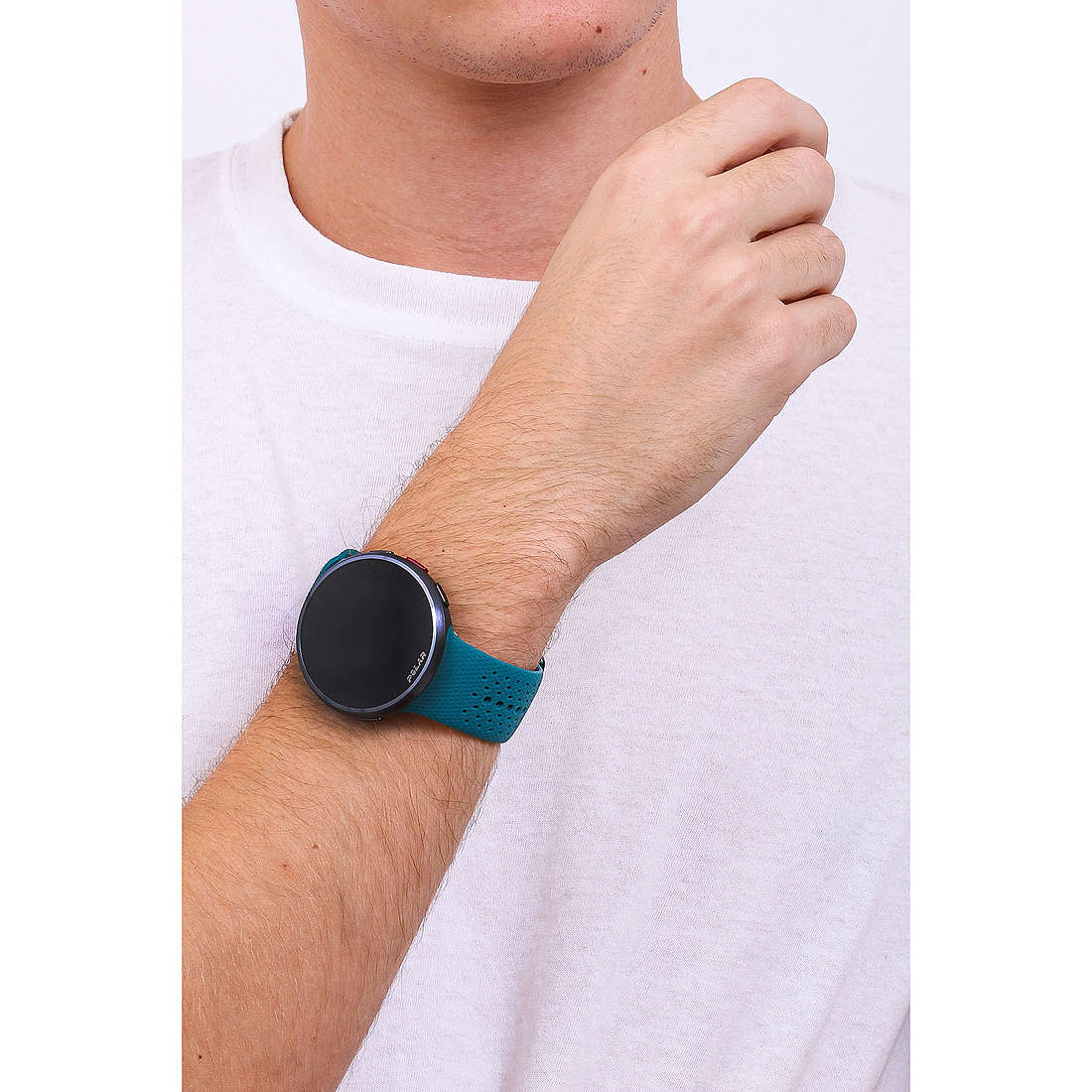 Polar Smartwatches Pacer Pro uomo 900102183 indosso