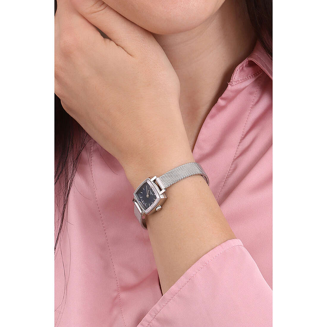 Tissot solo tempo T-Lady Lovely donna T0581091104100 indosso