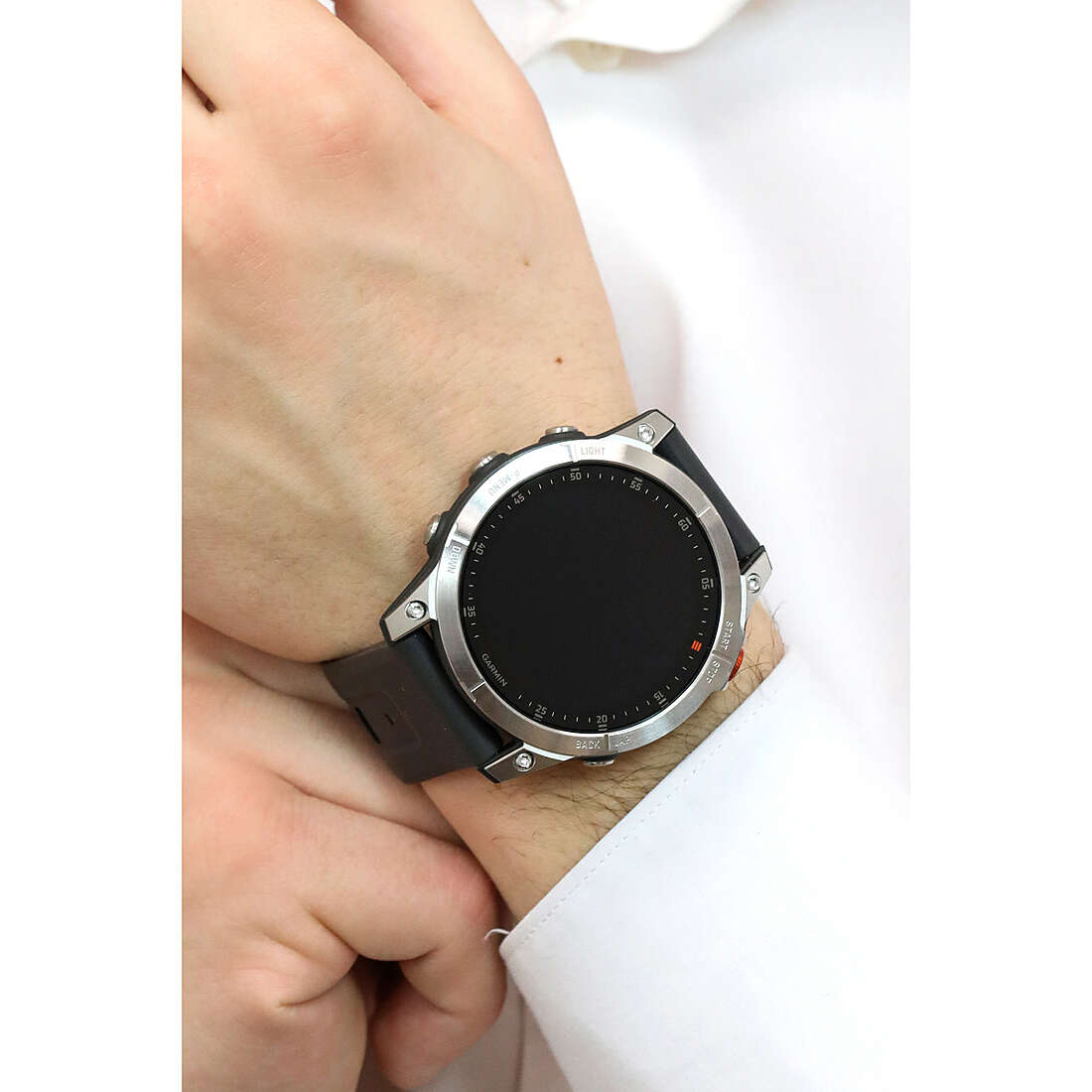 Garmin Smartwatches Epix uomo 010-02582-01 indosso