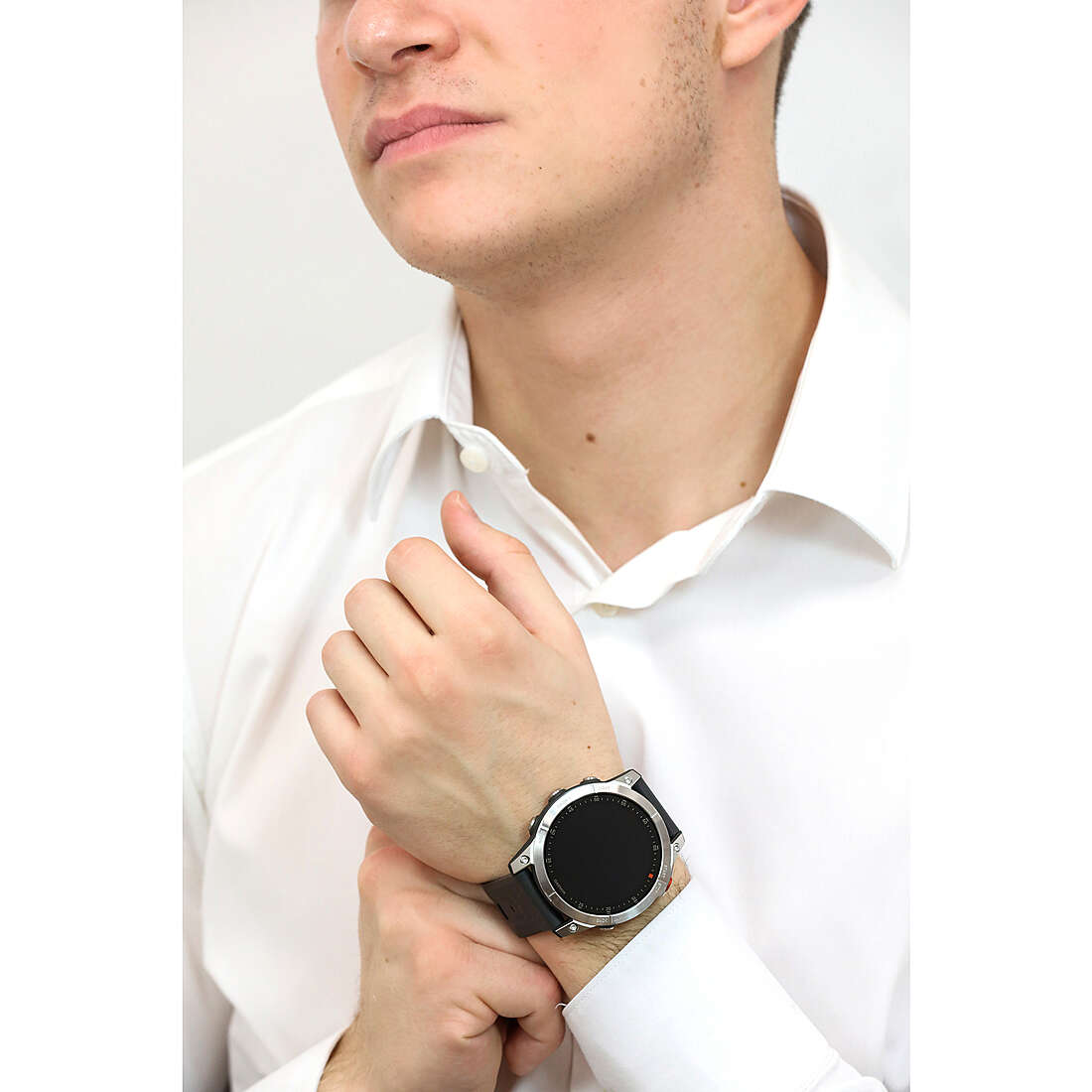 Garmin Smartwatches Epix uomo 010-02582-01 indosso